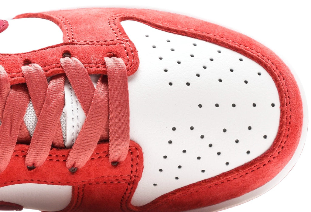 Dunk Low Valentine's Day