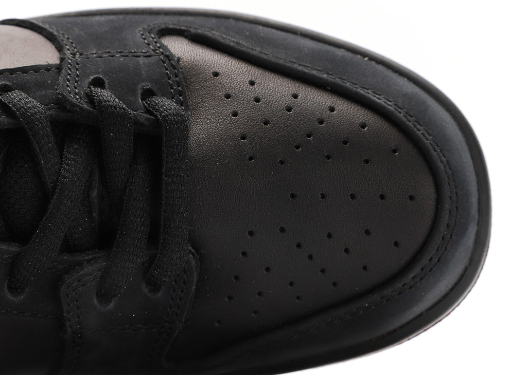 SB Dunk Low Black Pigeon
