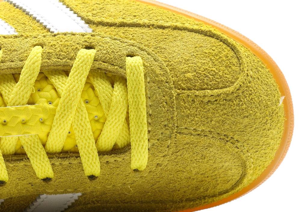 Gazelle Indoor Yellow White