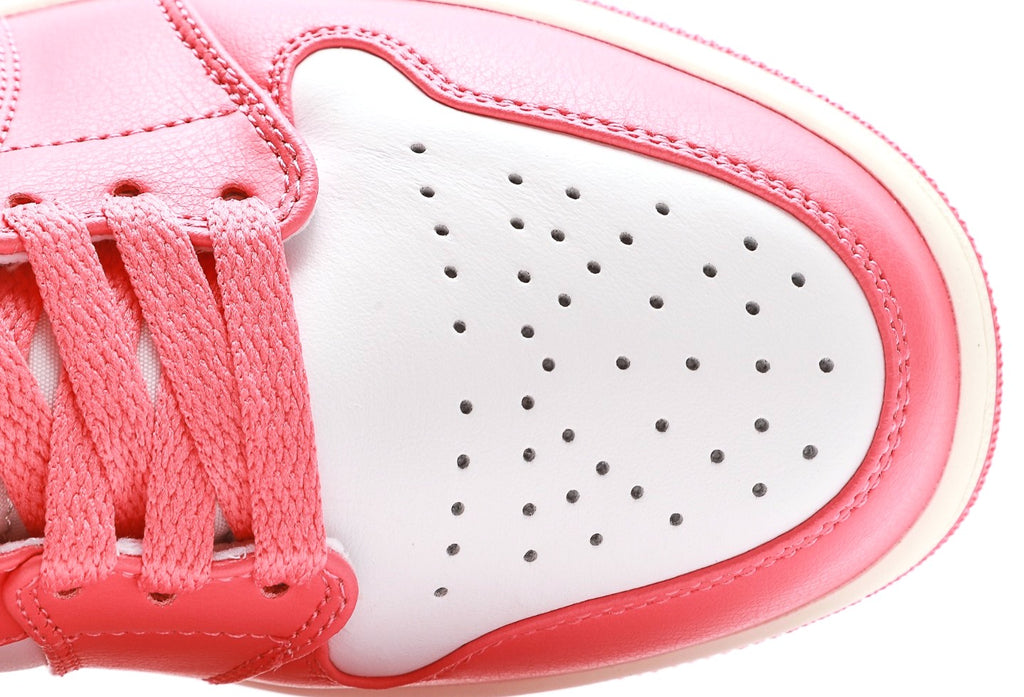 Air Jordan 1 Mid 'Strawberries and Cream'