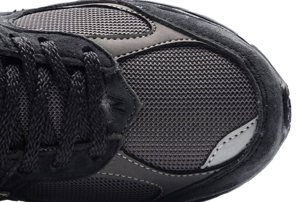 New Balance 2002R "Black/Grey"