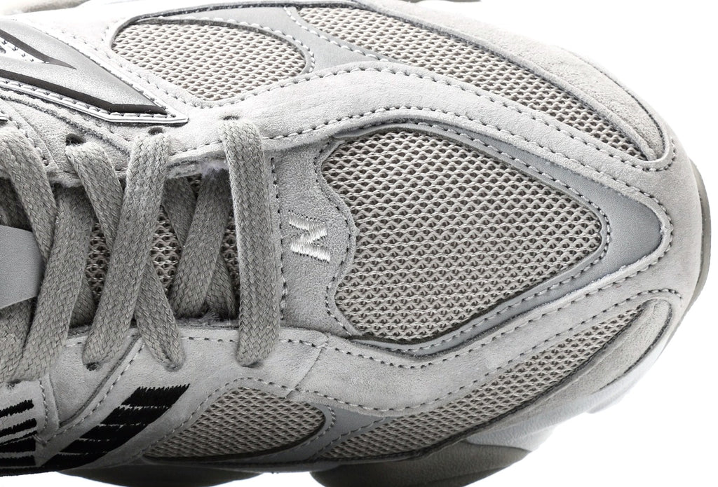 New Balance 9060 Silver Metallic Grey