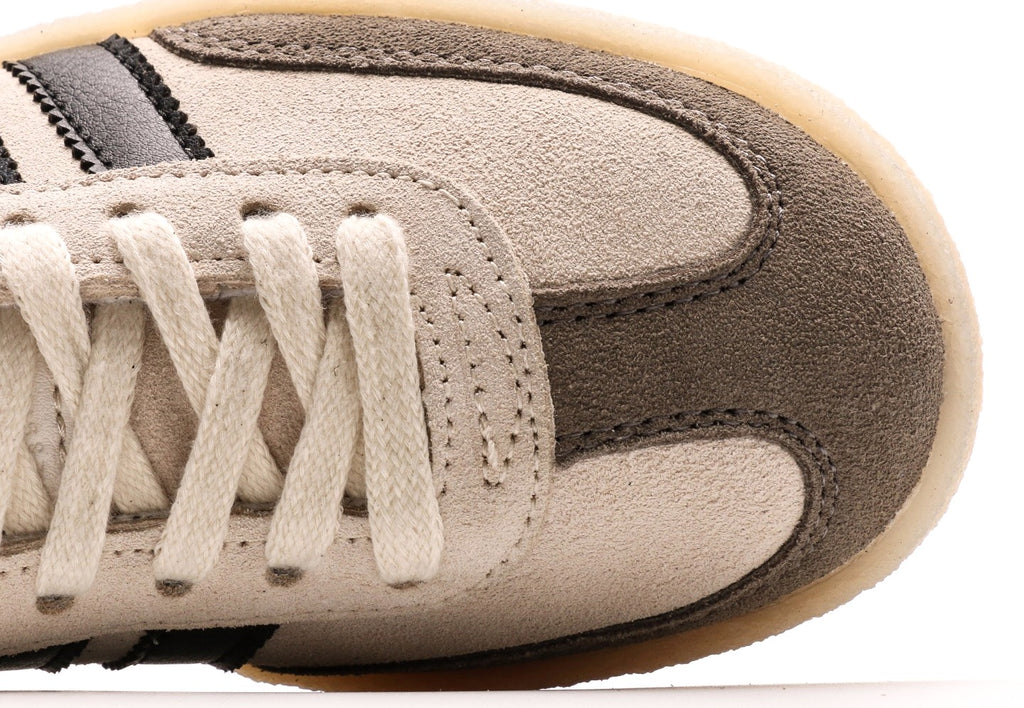 Ronnie Fieg x Clarks x 8th Street Samba "Kithmas - White Black"