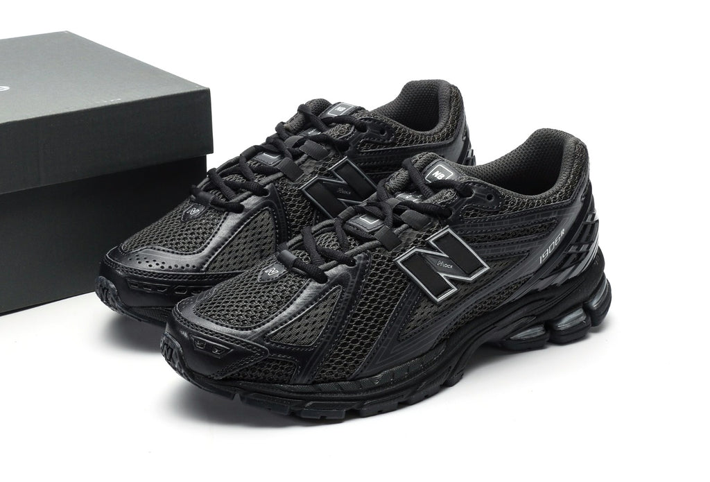 New Balance 1906R "Black Metallic"