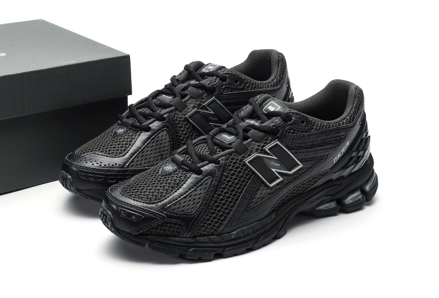 New Balance 1906R "Black Metallic"