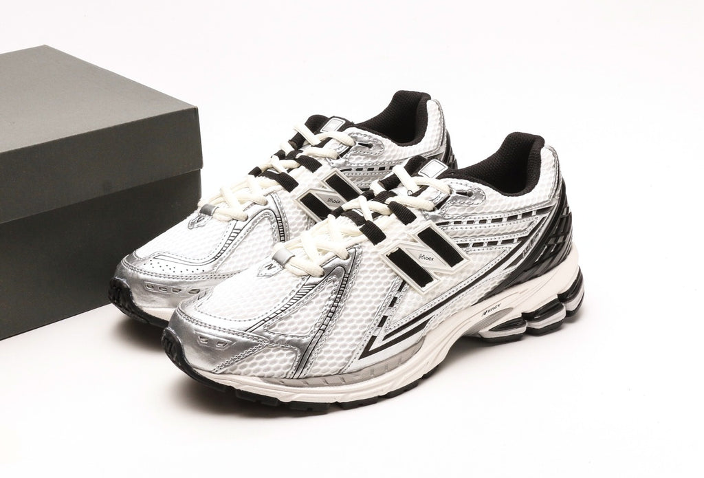 New Balance 1906R "Silver Metallic Black"