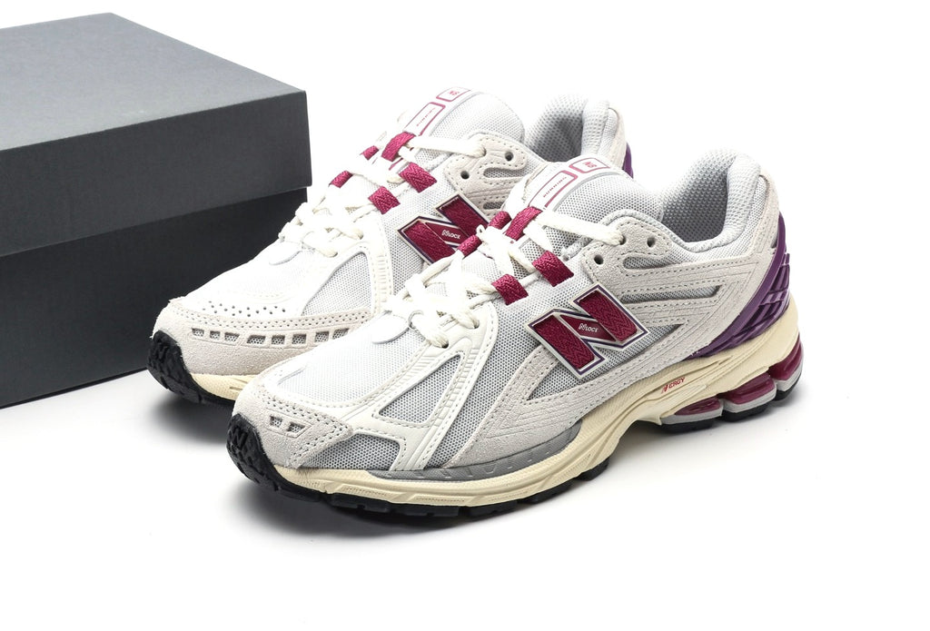 New Balance 1906R "Sea Salt Radiant Purple"