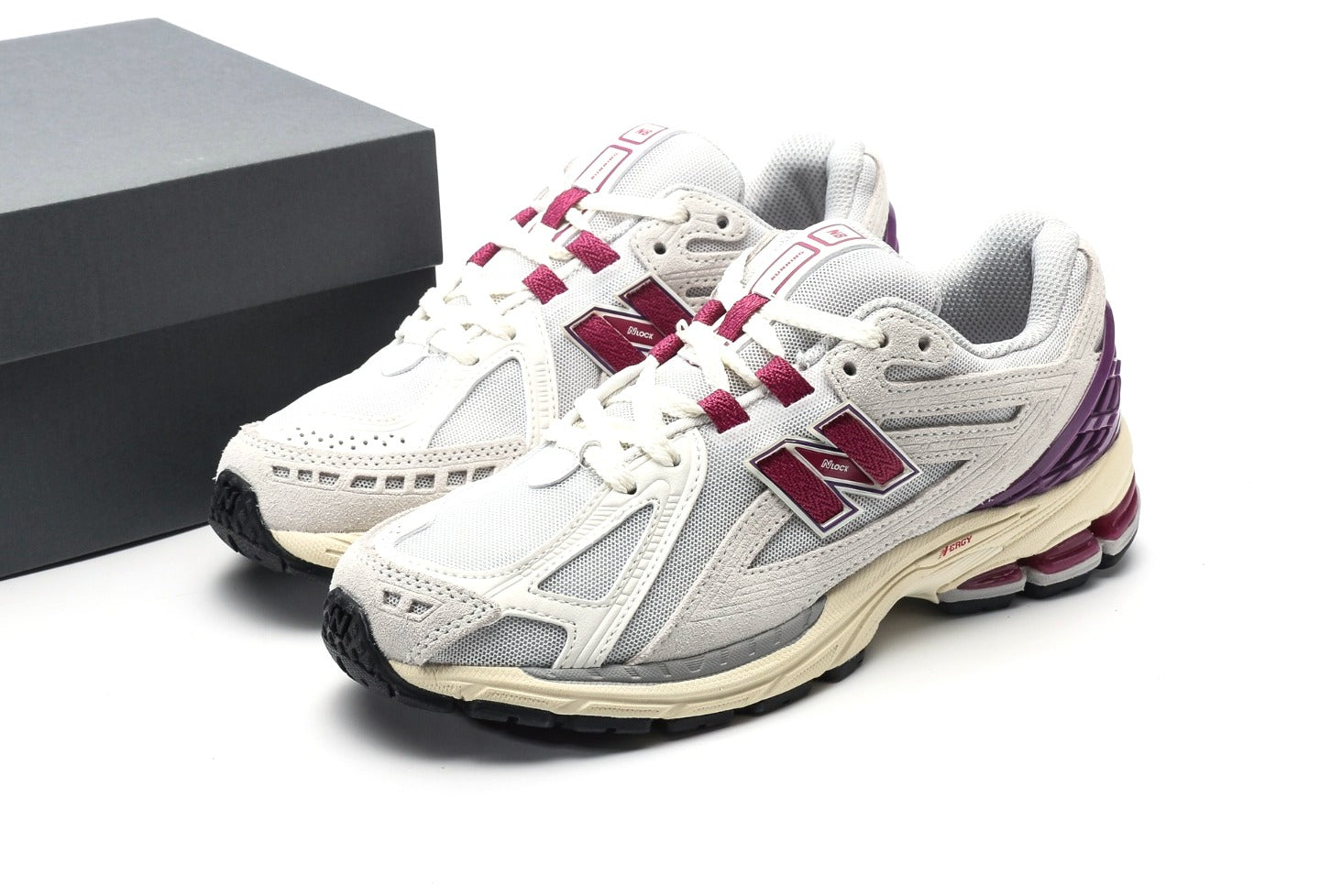 New Balance 1906R "Sea Salt Radiant Purple"