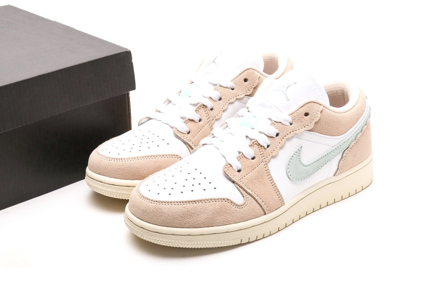 Air Jordan 1 Low SE Guava Ice