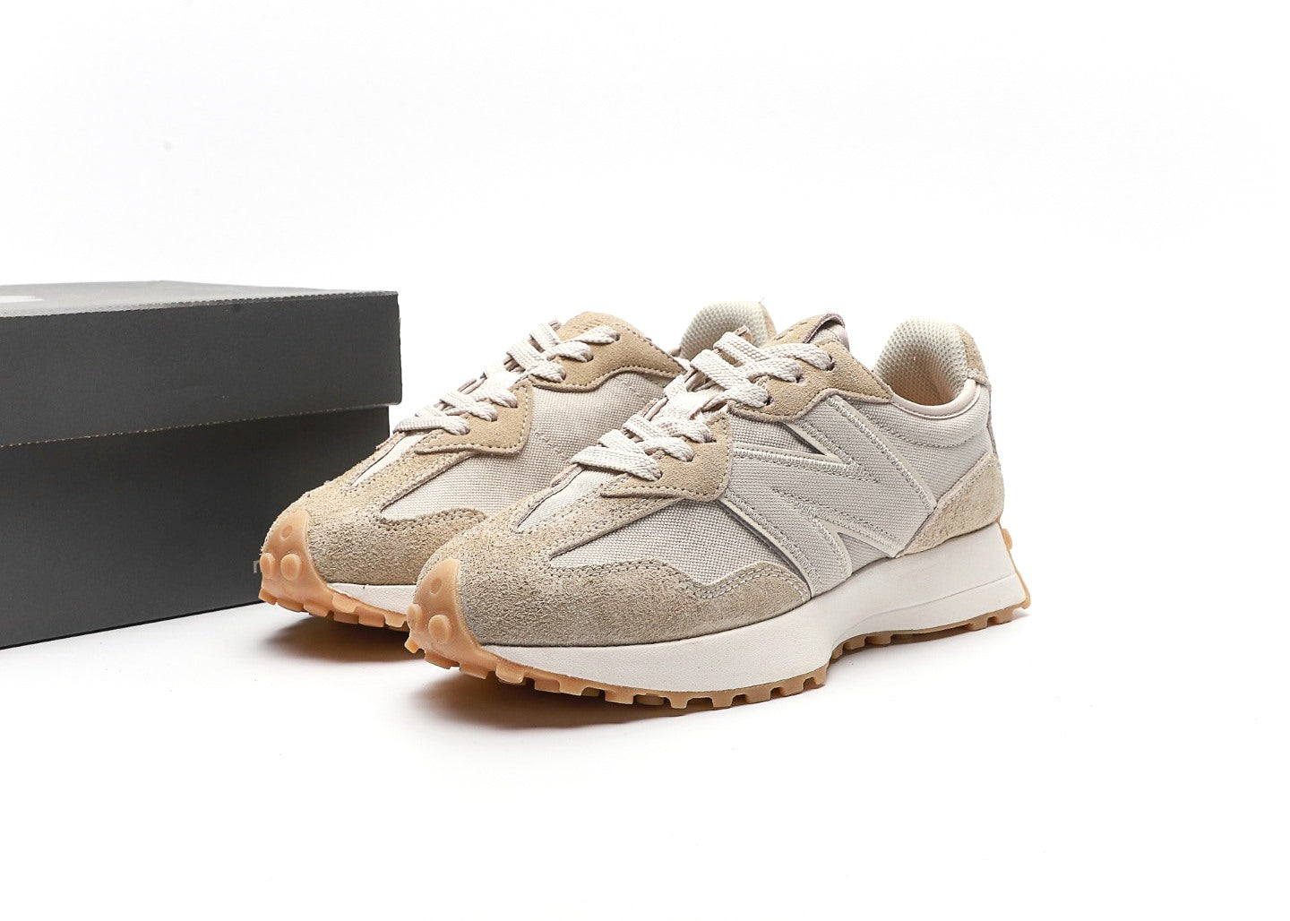New Balance 327