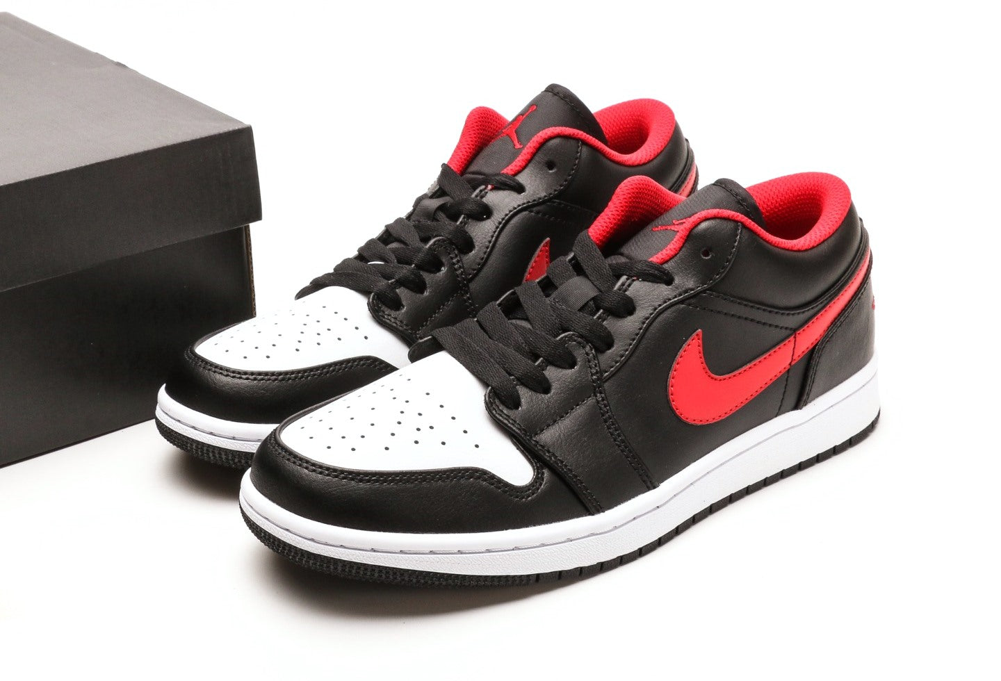 Air Jordan 1 Low White Toe