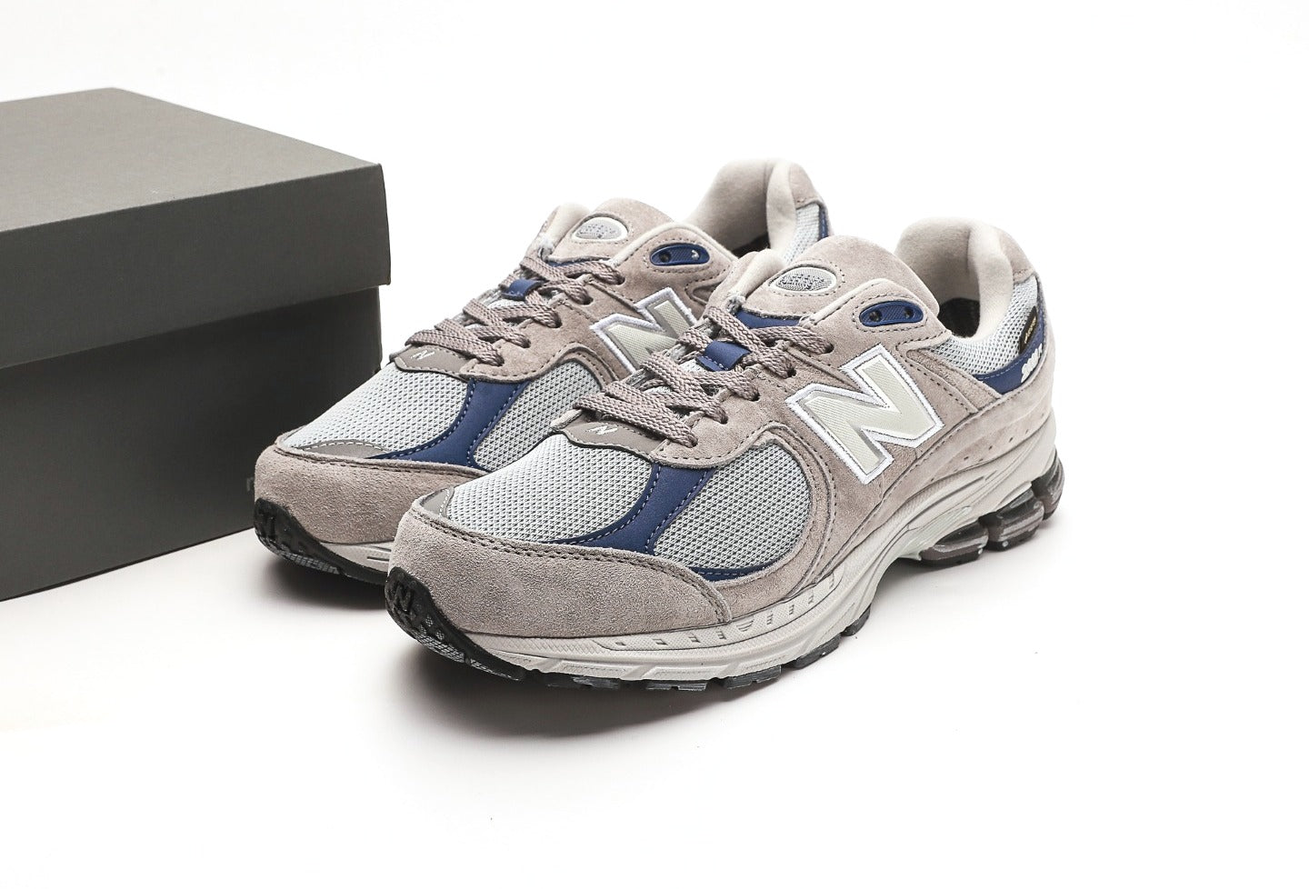 New Balance 2002R Gore-Tex "Light Grey"