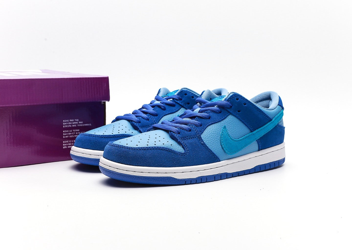 SB Dunk Low "Blue Raspberry"