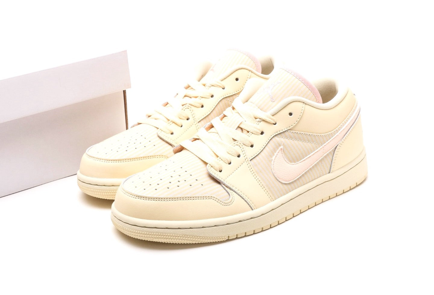 Air Jordan 1 Low "Linen"