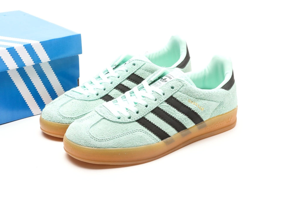 Gazelle Indoor 'Clear Mint Black Gum
