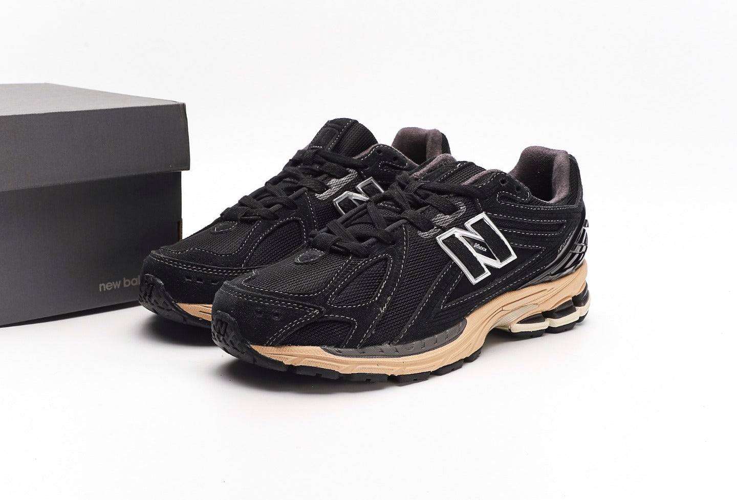 New Balance 1906R "Black Taos Taupe"