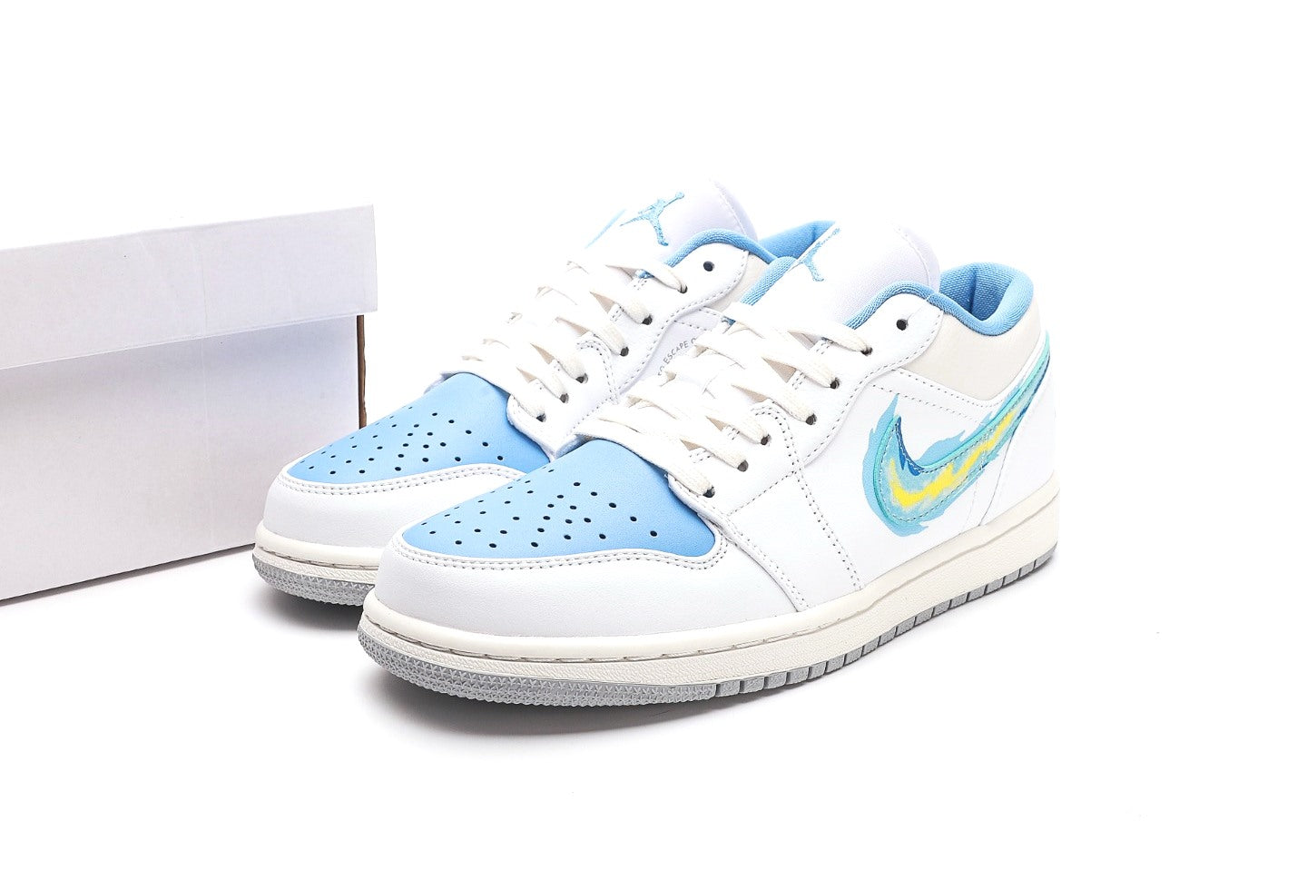 Air Jordan 1 Low SE 'Just Skate ? University Blue'