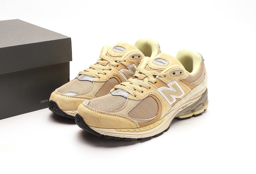 AURALEE x New Balance