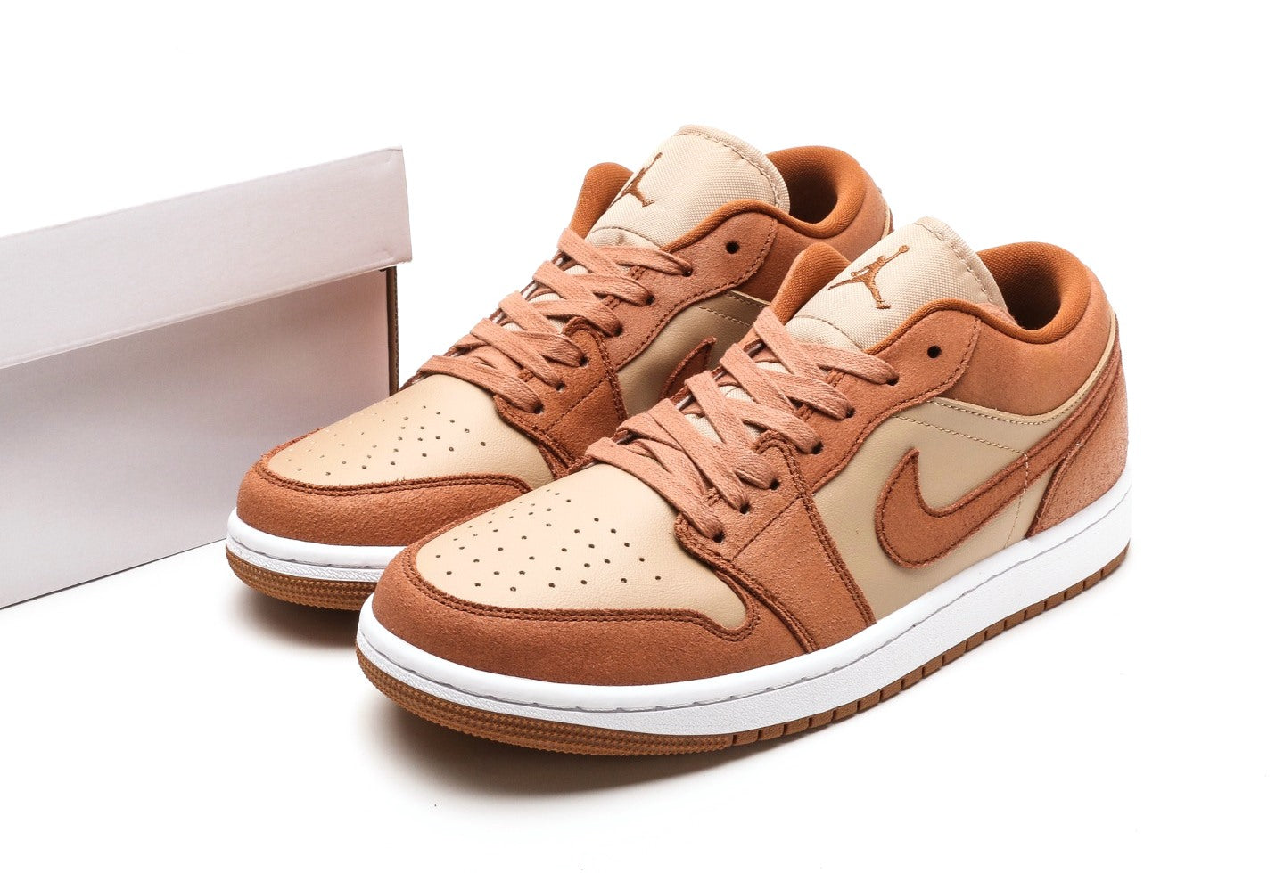Air Jordan 1 Low SE Legend Coffee