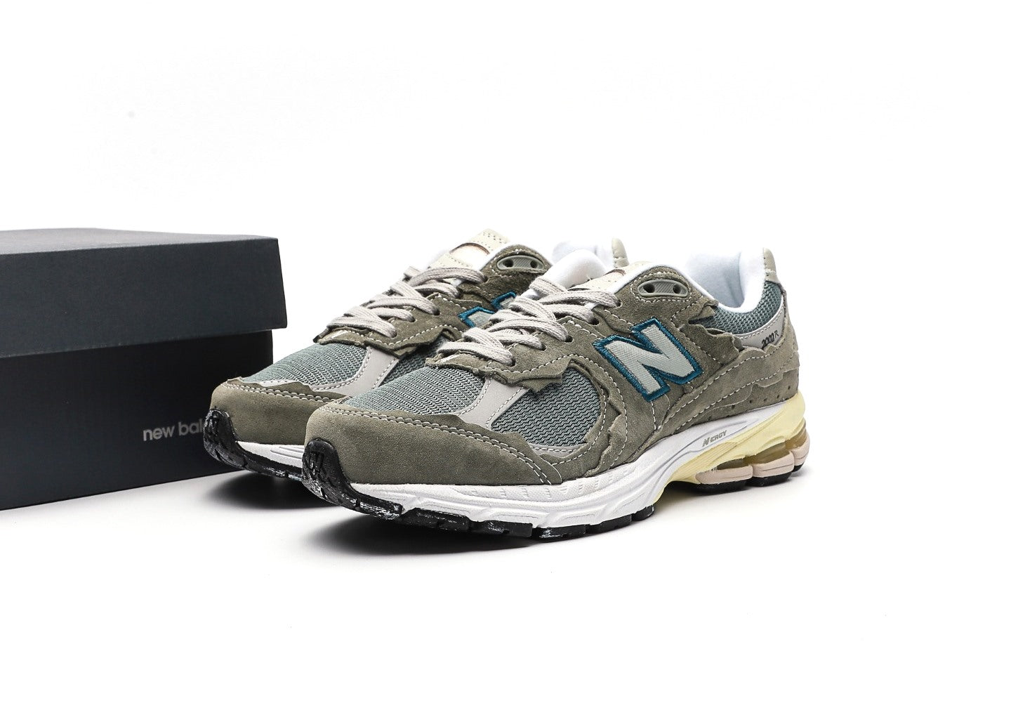 New Balance 2002R Protection Pack Mirage Grey