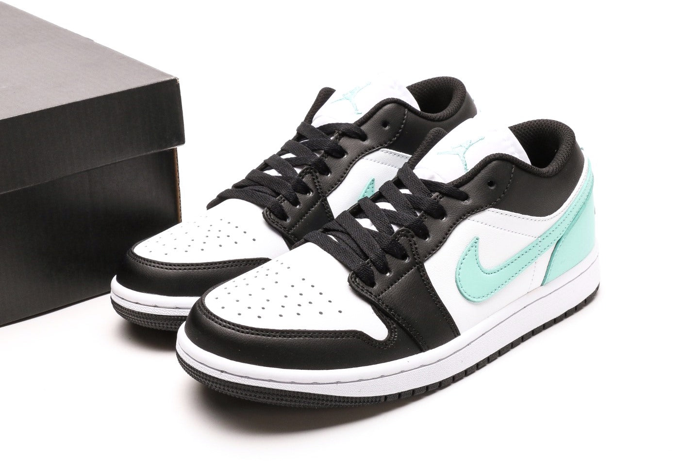 Air Jordan 1 "Green Glow" Pack
