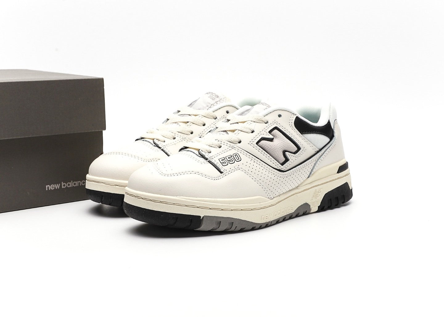 New Balance 550 Cream Black