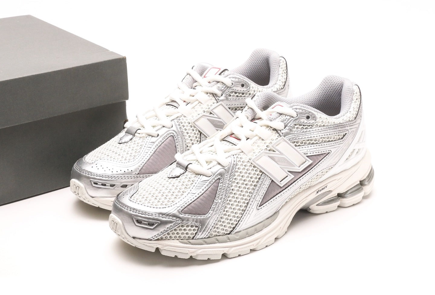 New Balance 1906R Urbancore Silver