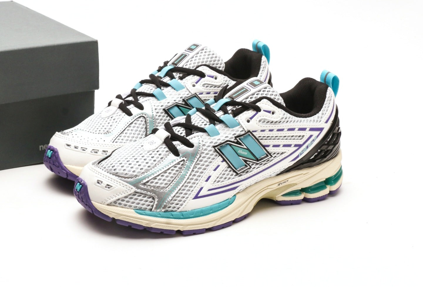 New Balance 1906R Charlotte Hornets