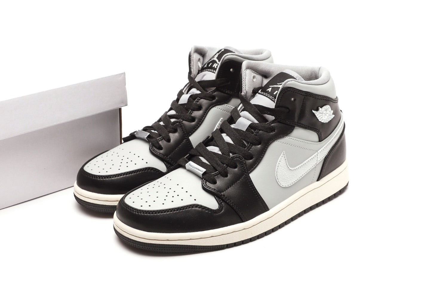 Air Jordan 1 Mid SE Black Chrome