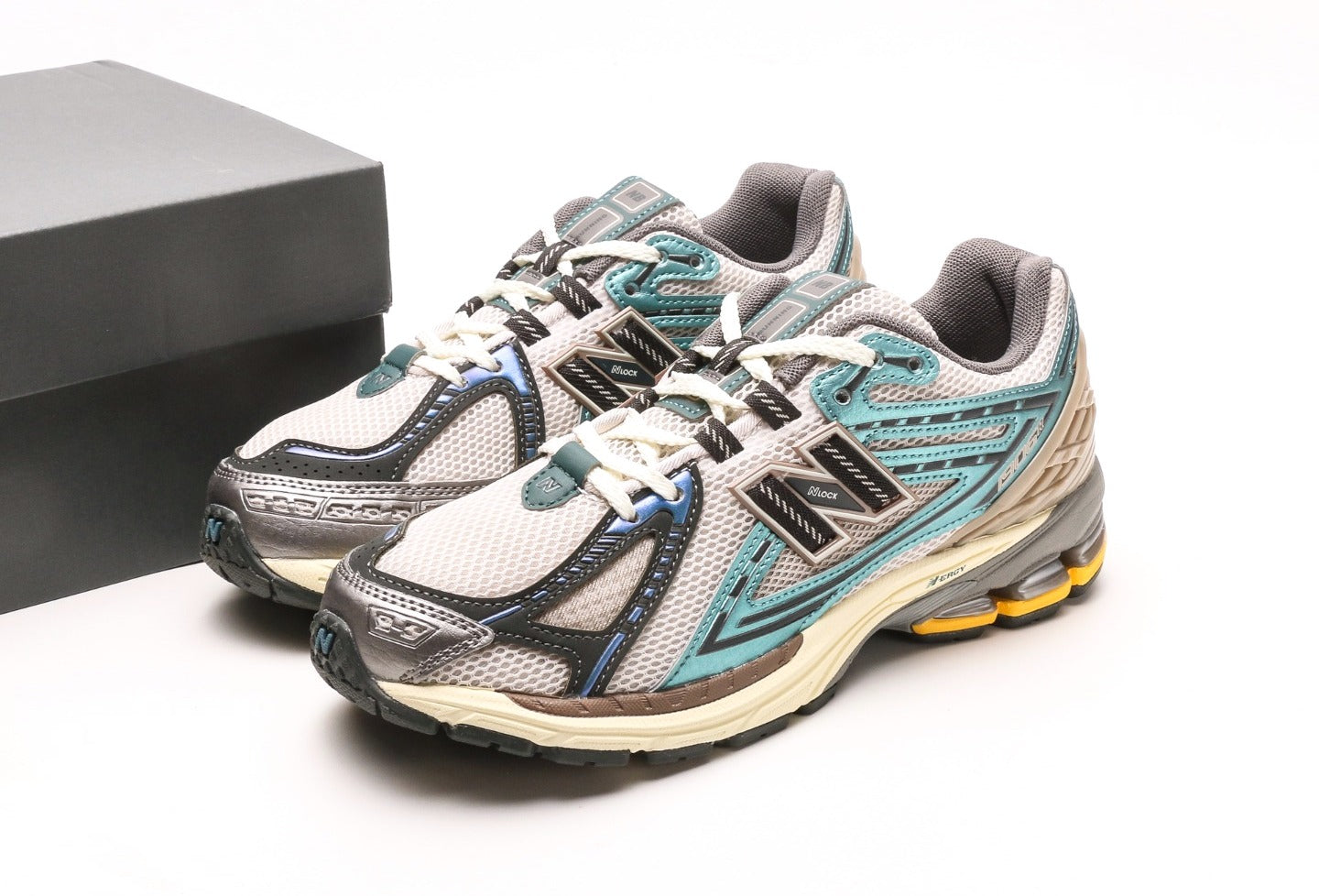 New Balance 1906R "New Spruce"