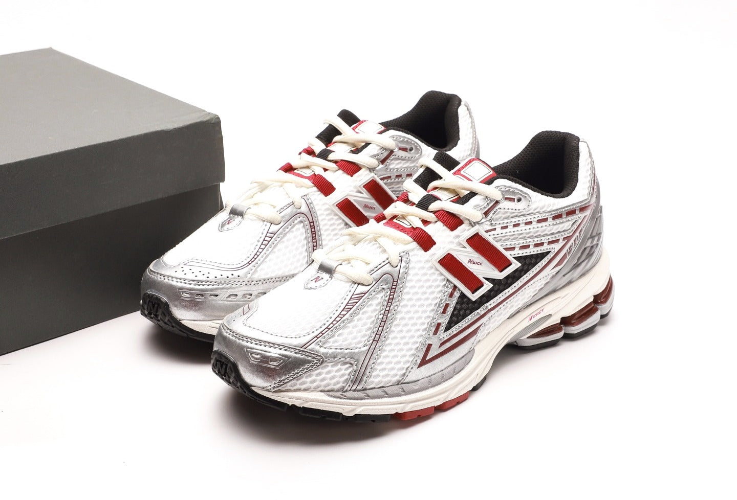 New Balance 1906R Silver Classic Crimson