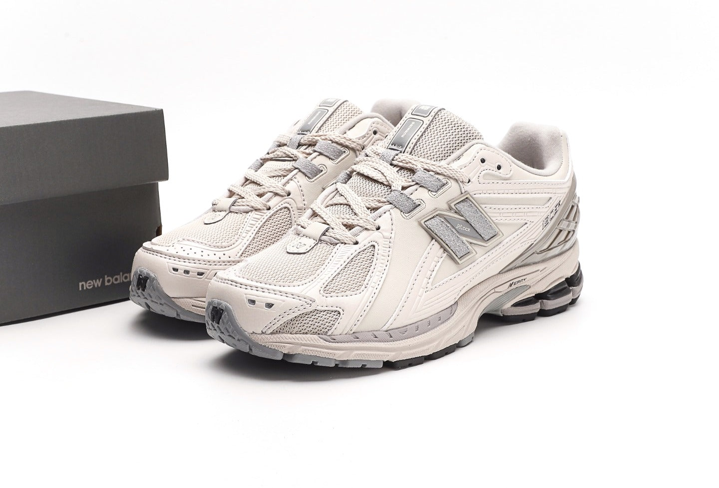 New Balance 1906R “White Grey”