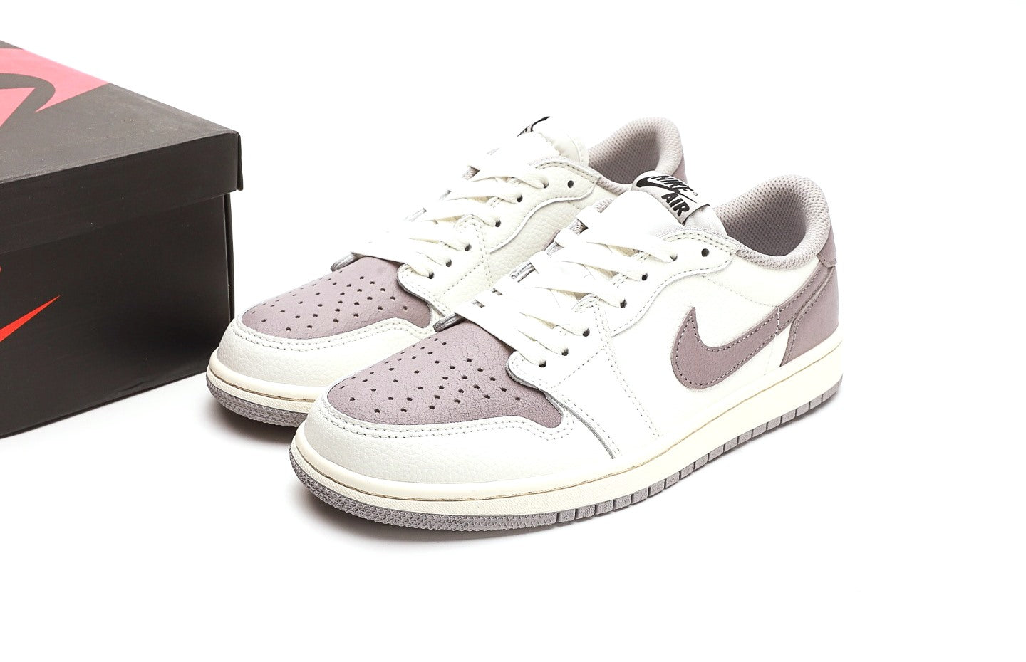 Air Jordan 1 Low OG "Atmosphere Grey"