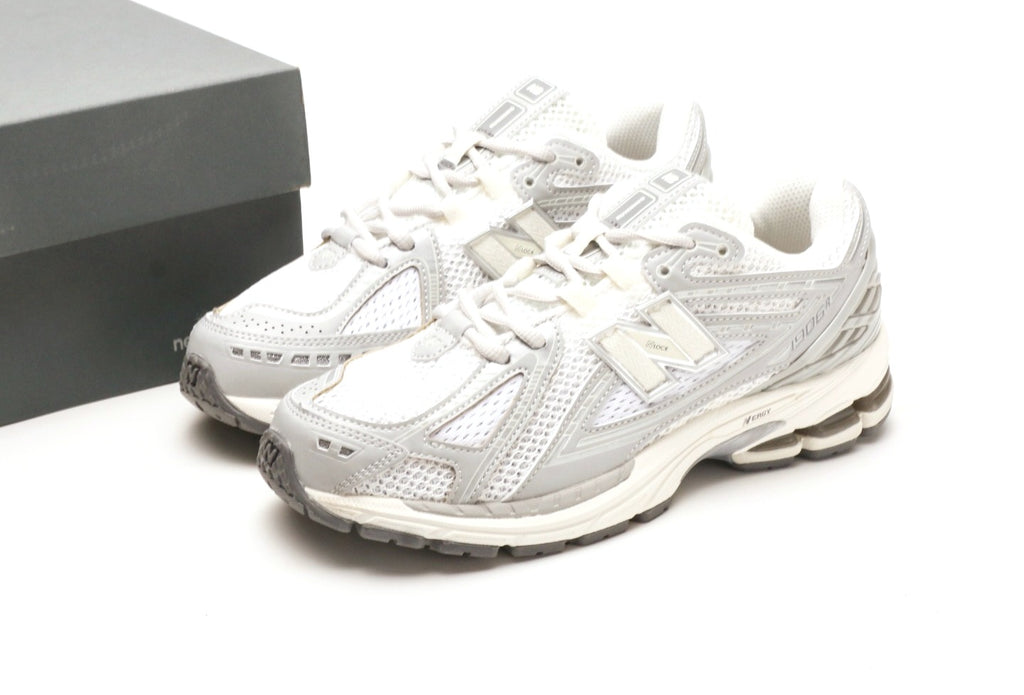 New Balance Protection Pack Reflective