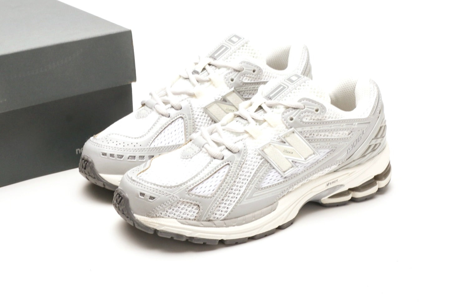 New Balance Protection Pack Reflective