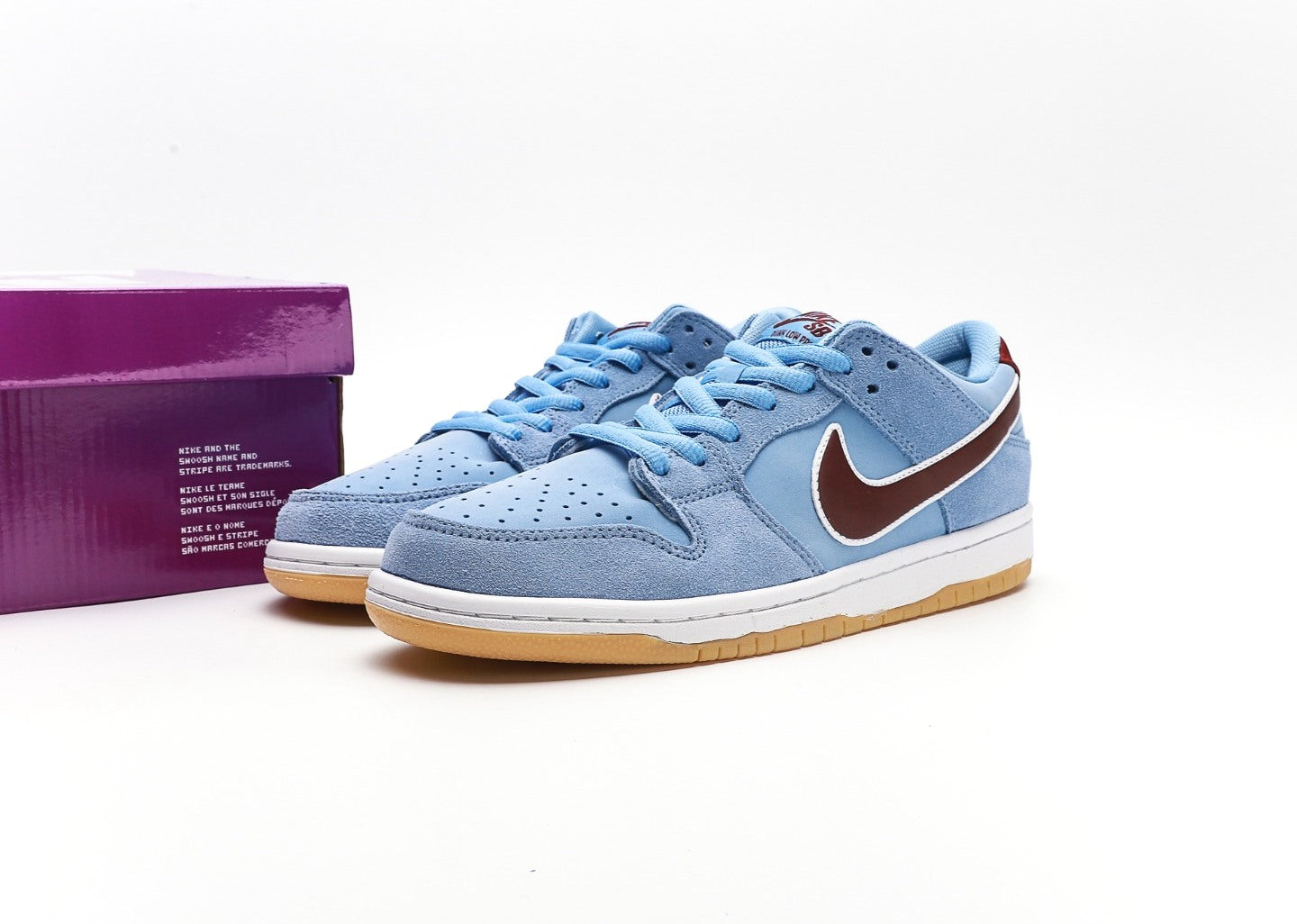 SB Dunk Low Phillies Bubblegum