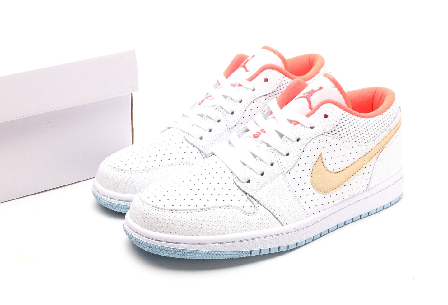 Air Jordan 1 Low SE 'White Sesame'