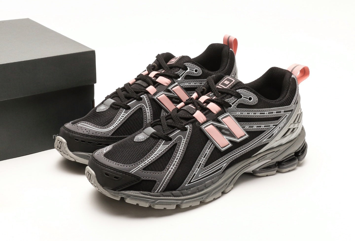 New Balance 1906R "Black Pink Moon"
