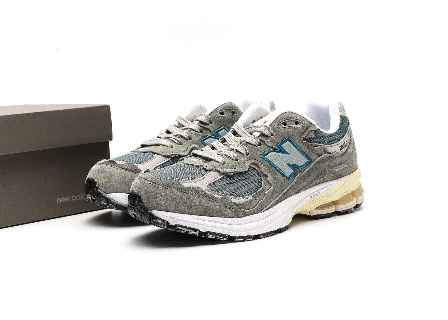 New Balance 2002R Protection Pack
