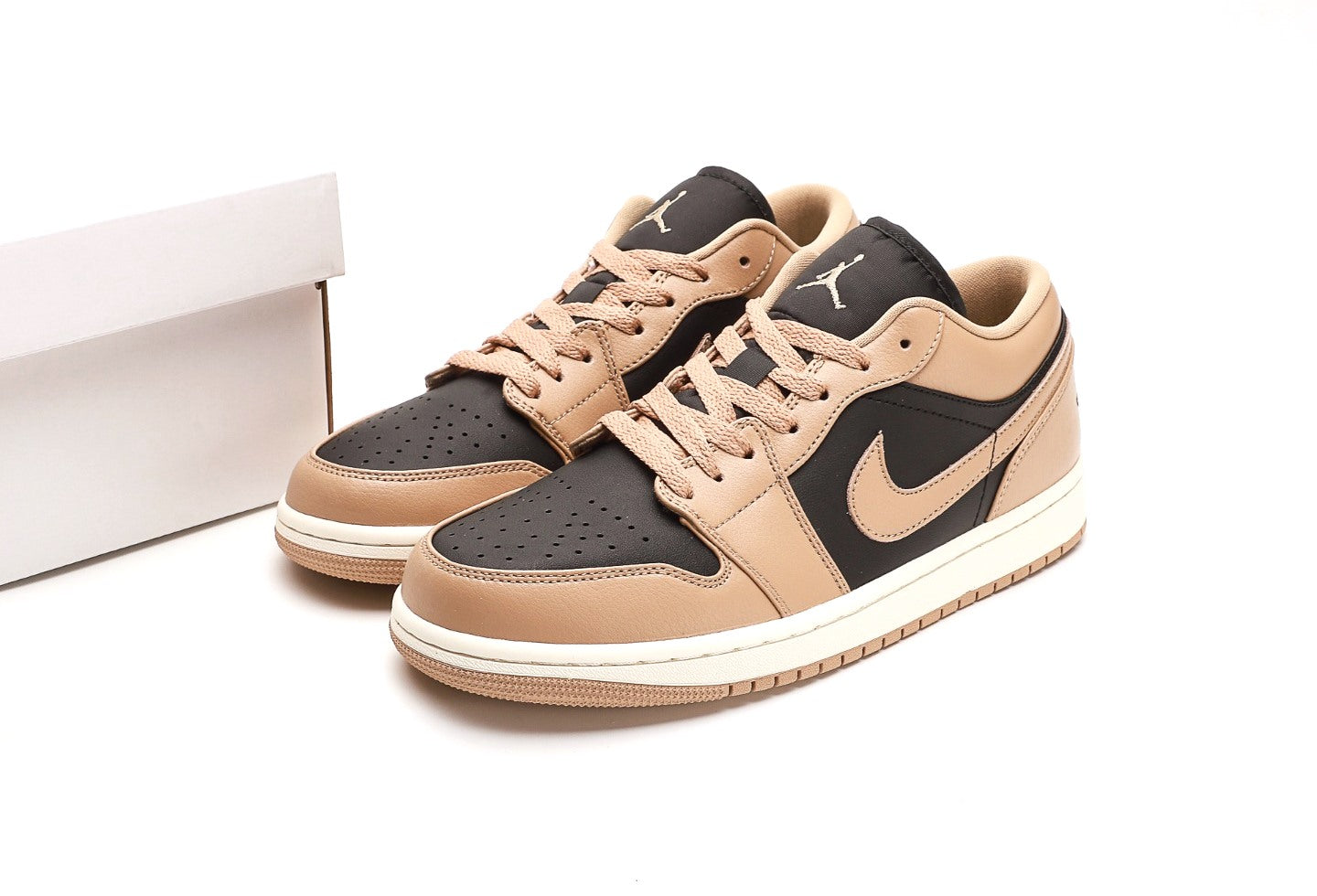 Air Jordan 1 Low 'Desert'