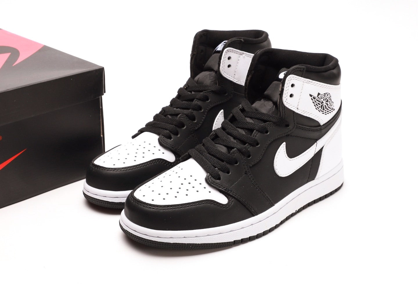 Air Jordan 1 Black White