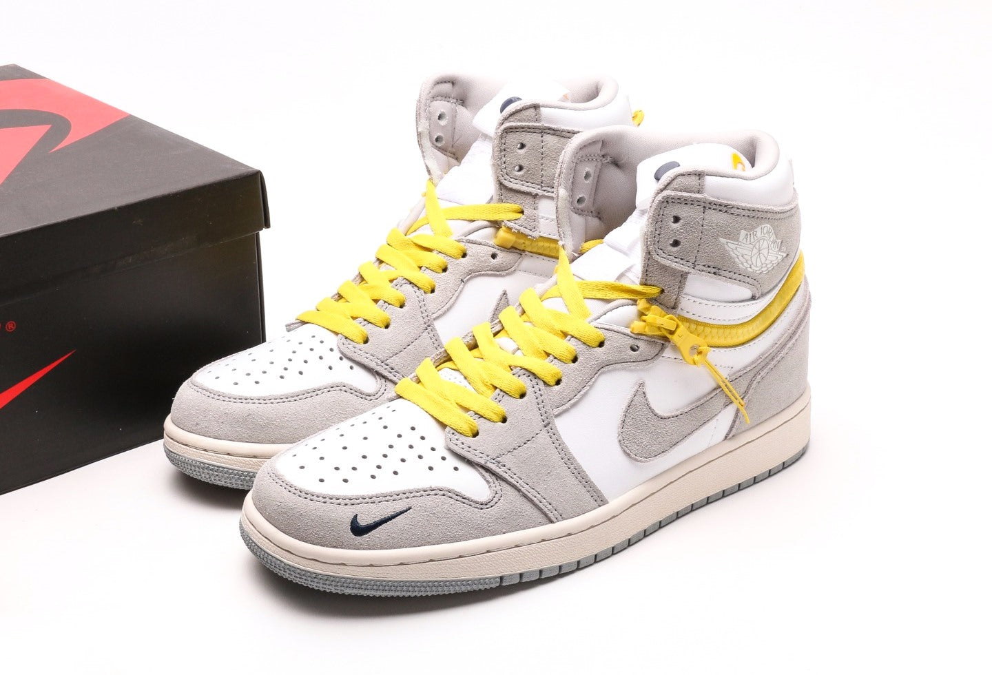 Air Jordan 1 High Switch