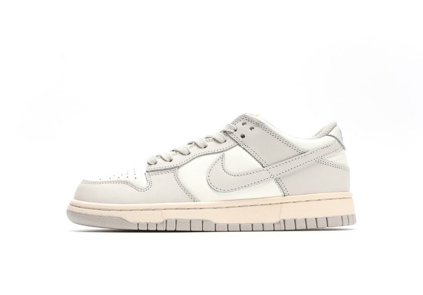 Dunk Low Light Bone