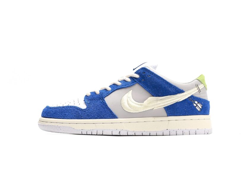 FLY Streetwear Nike SB Dunk Low