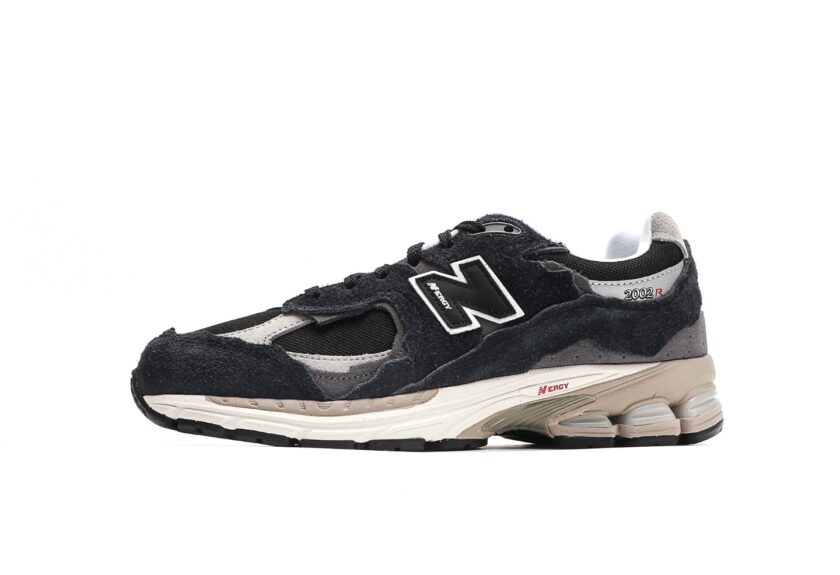 New Balance 2002R Protection Pack Black Grey