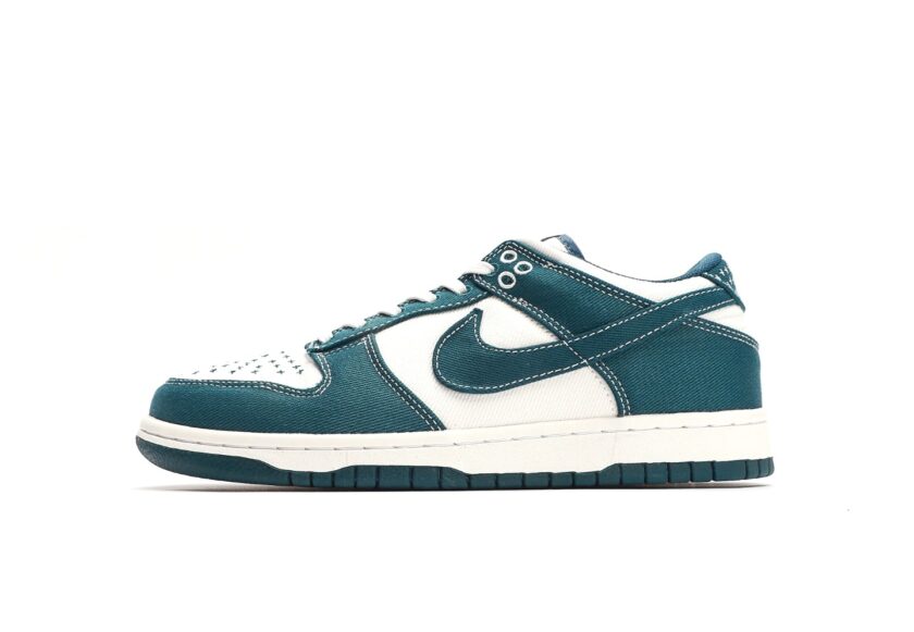 Dunk Low SE "Industrial Blue"