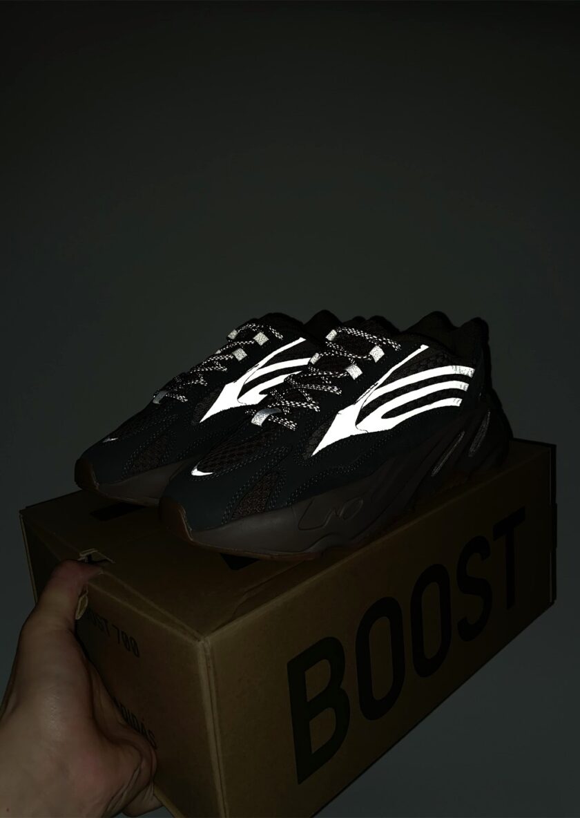 Yeezy Boost 700 V2 'Mauve' - Image 10