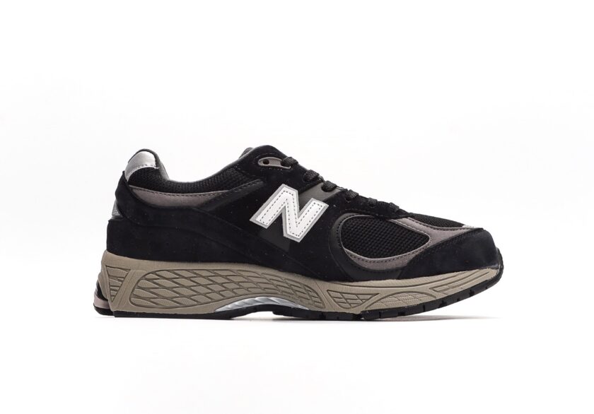 New Balance 2002R 'Black' - Image 2