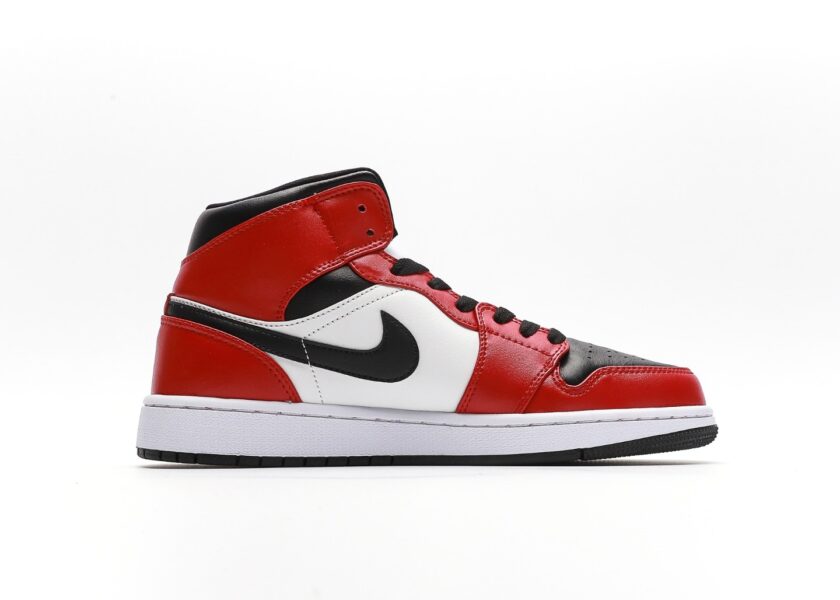 Air Jordan 1 Mid Chicago Toe - Image 2