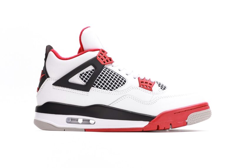 Air Jordan 4 OG Fire Red - Image 2